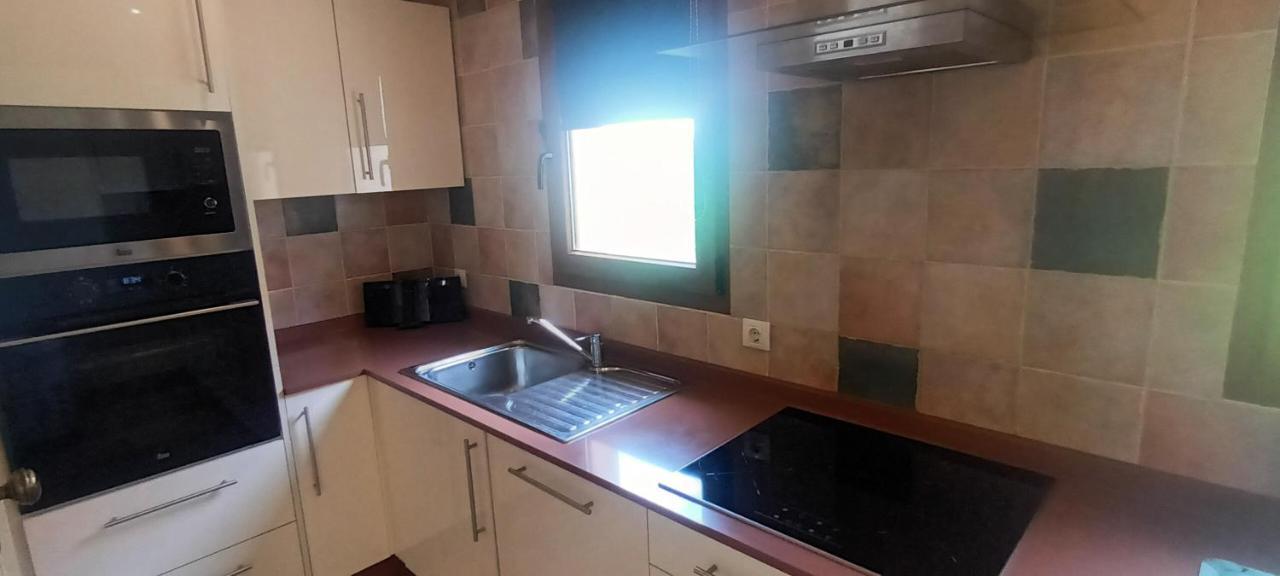 Beautiful, Spacious Villa, Heated Pool, Sleeps Eight, With Quality Furnishings Caleta De Fuste Exterior photo