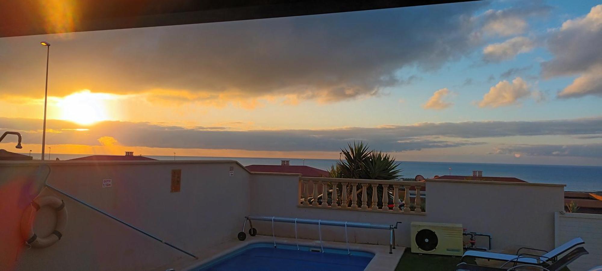 Beautiful, Spacious Villa, Heated Pool, Sleeps Eight, With Quality Furnishings Caleta De Fuste Exterior photo